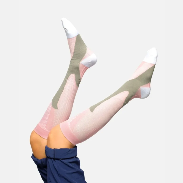 pink-compression-socks_649458c5-32c2-45d3-bc91-946ceb10b862